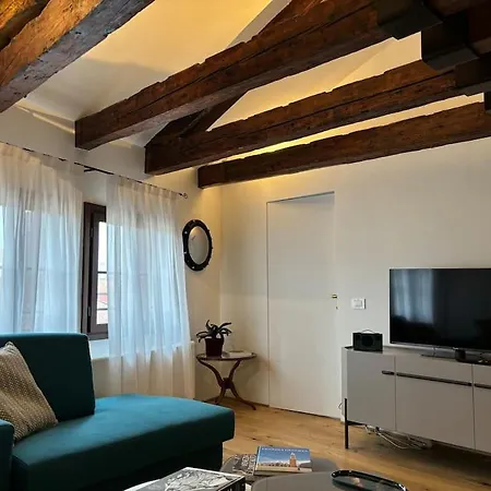 Sedo3032a • • Luxury House • *