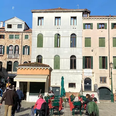 Ve-nice Rialto * Venice