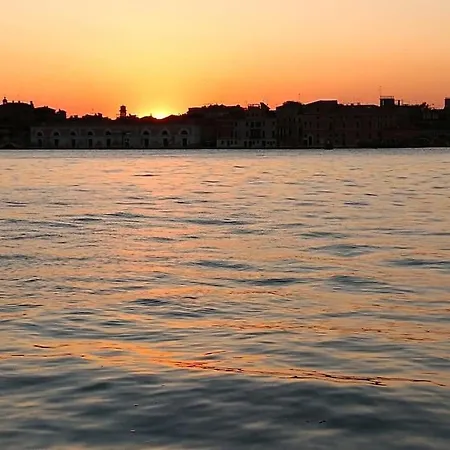 Apartamento Orange Casanova - Fibre-optic Internet And Garden Venecia