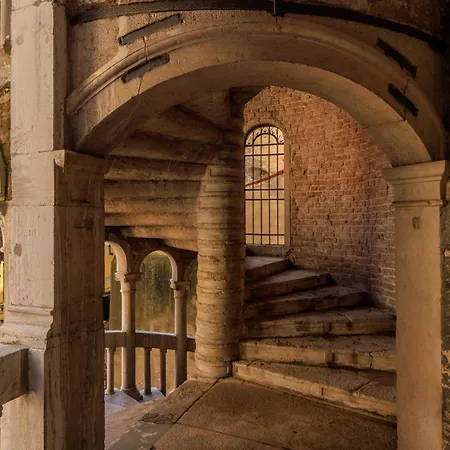 Residenza Scala Del Bovolo Venice