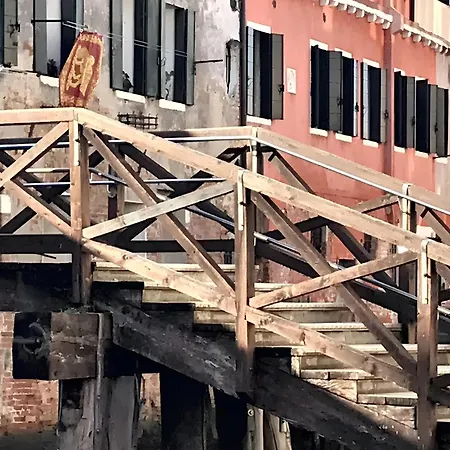 Cosy In The Heart Of With View 50 M² * Venice