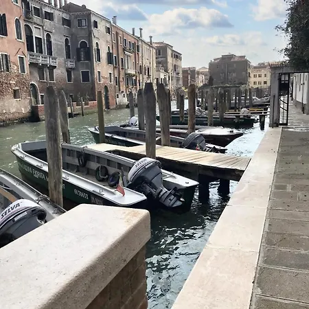 Cosy In The Heart Of With View 50 M² Venice