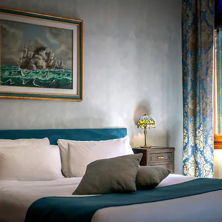 Guest house Palazzo San Luca 3*