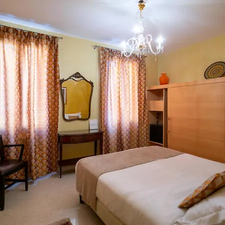 Guest house Palazzo San Luca 3*