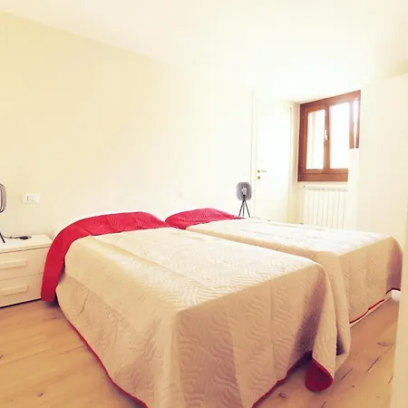 Apartmán Ross' House 2 *