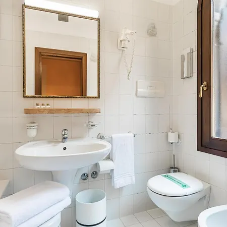 Marconi Hotel 3*