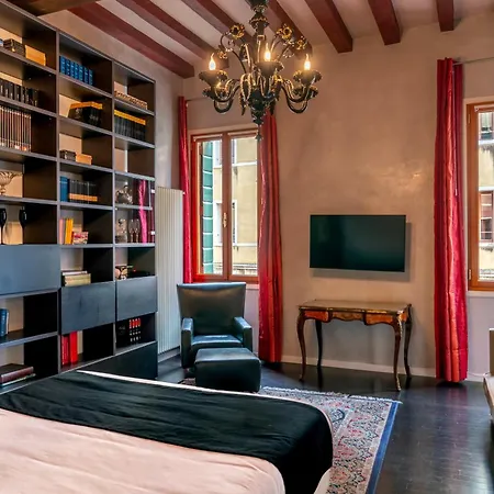 Palazzo San Luca Guest house Venice