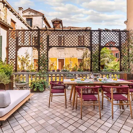 San Barnaba Palace R&r *