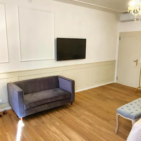 Oliver Twist In Apartment