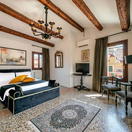 Guest house Palazzo San Luca 3*