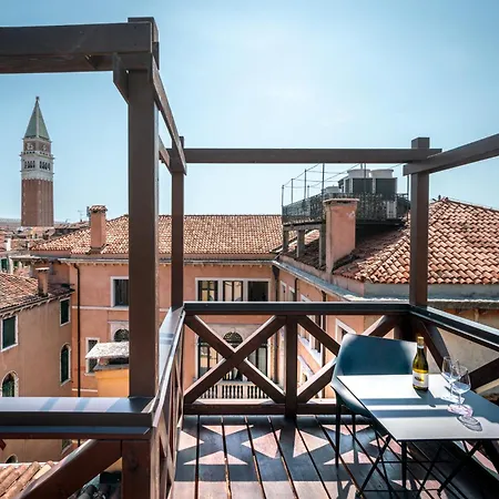 Palazzo San Luca 3* Venice