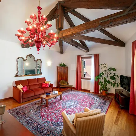 Guest house Palazzo San Luca 3*