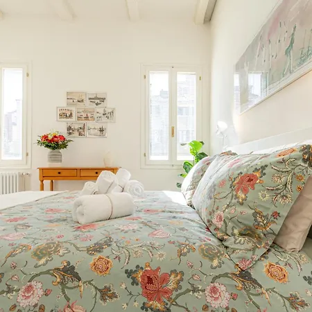 Atmosfere Autentiche Nel Cuore Di Apartment