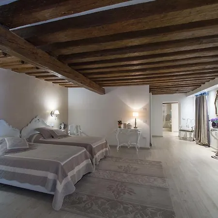 Savoia E Jolanda Venice