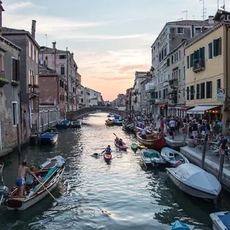 Charming Nest In The Heart Of 'san Polo' Apartment Venice