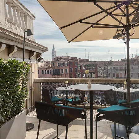 Hotel H10 Palazzo Canova 4*