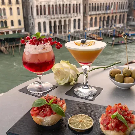 H10 Palazzo Canova Hotel 4*