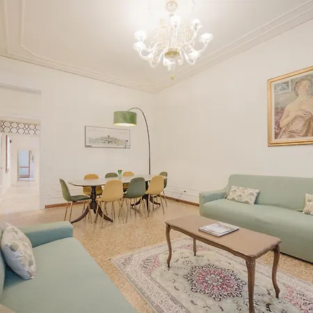 Appartamento Santo Stefano Palace Venezia