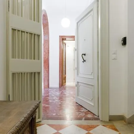 San Felice Elegant דירה