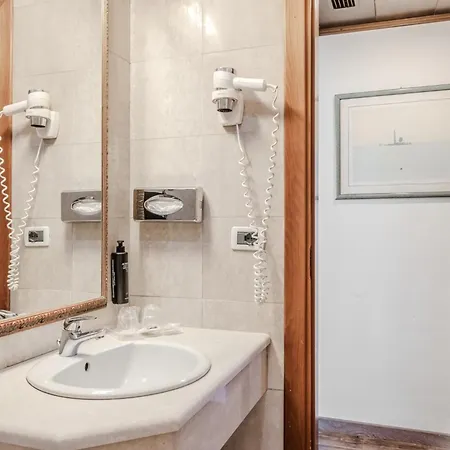 Hotiday Collection - Santa Lucia فندق البندقية