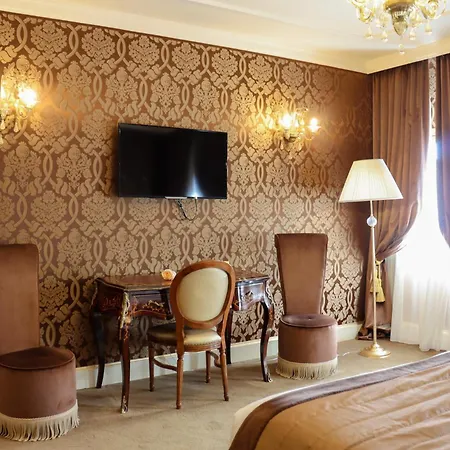 Ai Cavalieri Di Hotel 4*