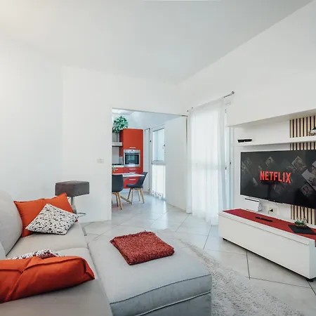 Free Garage 20 Min From Venice - Business House