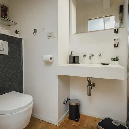 Free Garage 20 Min From Venice - Business House Apartment *