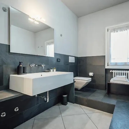 Free Garage 20 Min From Venice - Business House Apartment *