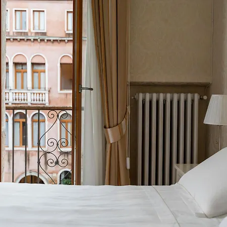 Ξενοδοχείο Montecarlo 3*