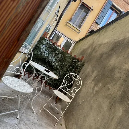 Calle De Le Pazienze * ונציה