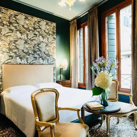 Accademia - Maravege Hotel 3*