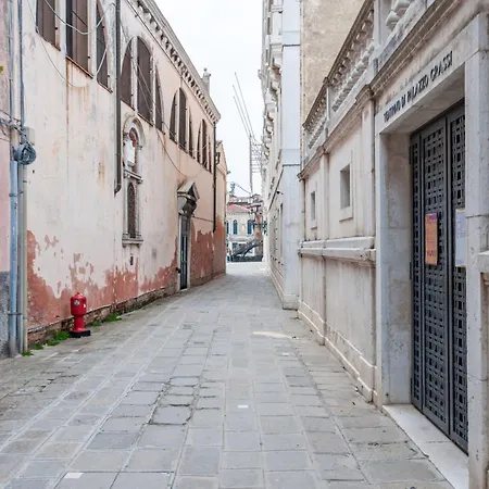 Bella * Venice