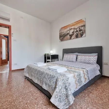 Cozy In With Free Parking Guest house Venice