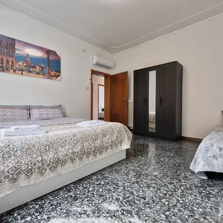 Guest house Cozy In With Free Parking *