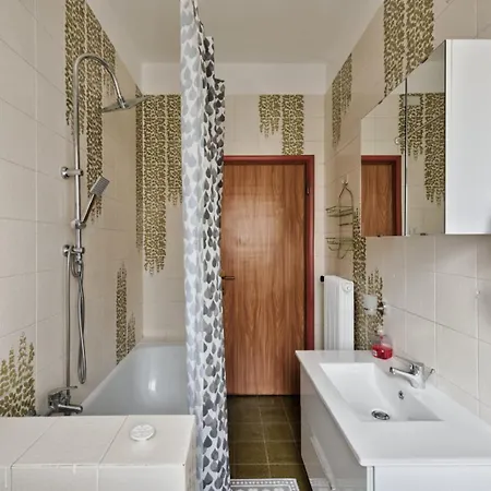 Guest house Cozy In With Free Parking *