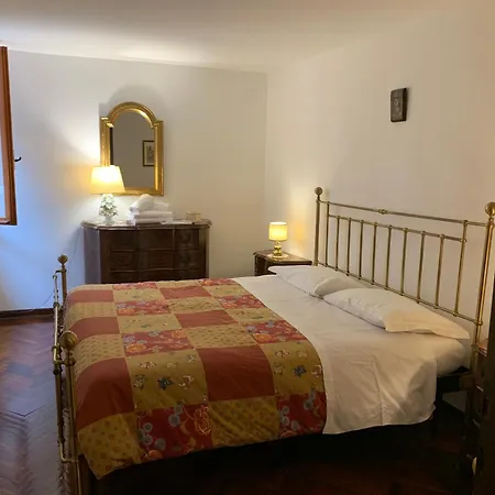 Grimaldi San Marco & Castello Apartamento
