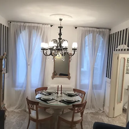 Casa Dello Spezier Apartment
