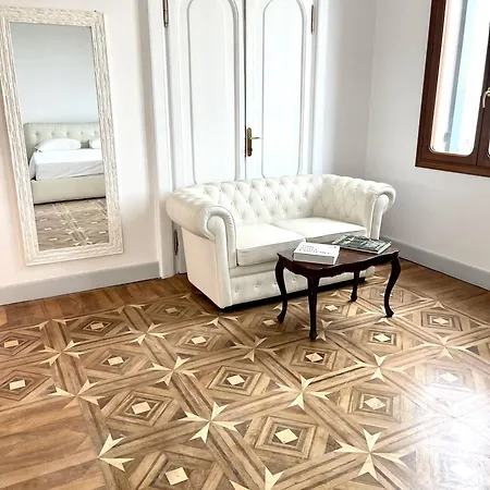 The B Collection - San Marco Riva Schiavoni * Benátky