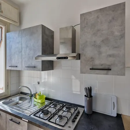 2 Bedroom Mestre Train Station