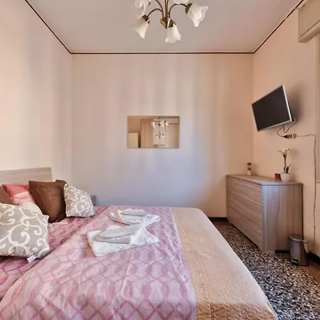 Apartment 2 Bedroom Mestre Train Station Venice