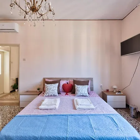 Apartment 2 Bedroom Mestre Train Station