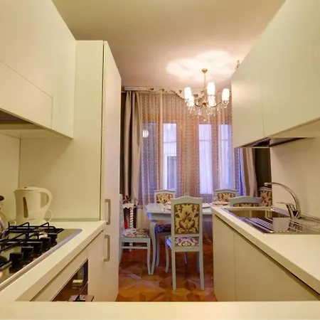 Campanile Canonica Design House 公寓
