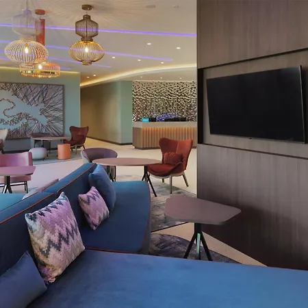 Hampton By Hilton Isola Nuova 호텔