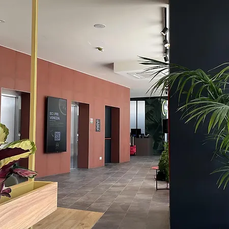 Laguna 3* البندقية