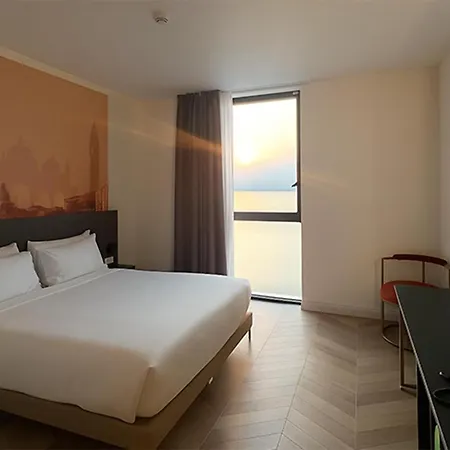 Laguna 3*