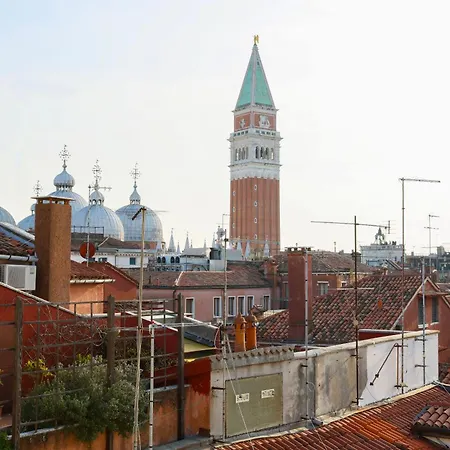 House 5286 * Venecia