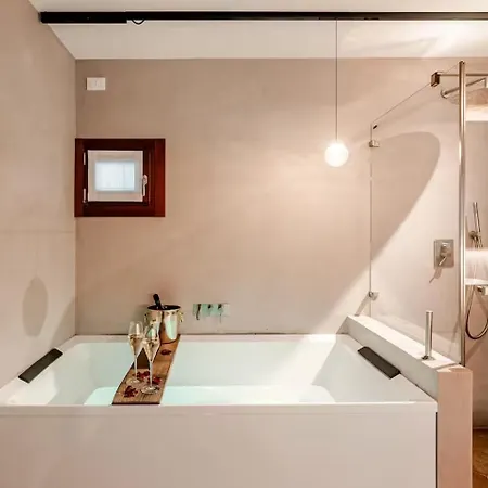 شقة Luxury - Private Jacuzzi And Design البندقية