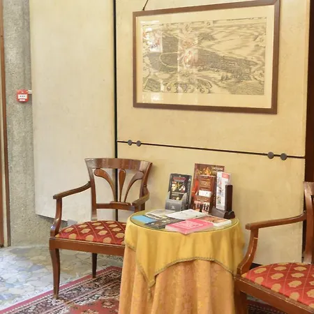 Ambassador Tre Rose Venice