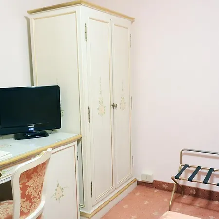 Hotel Ambassador Tre Rose Venice