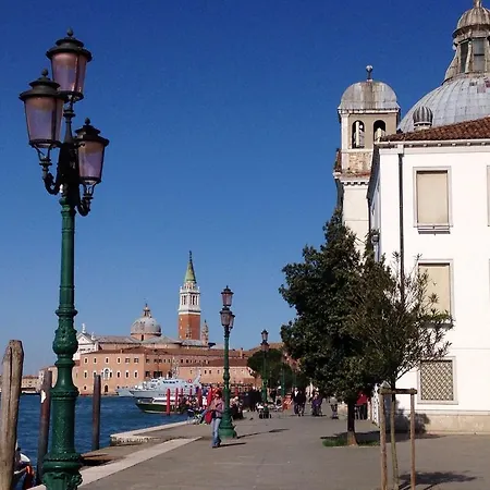 Venetian Mood: Secret Garden Venise
